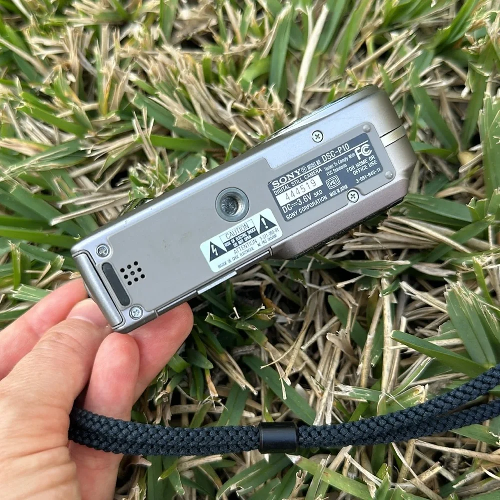 Sony camera 5.0 mega pixels cyber-shot